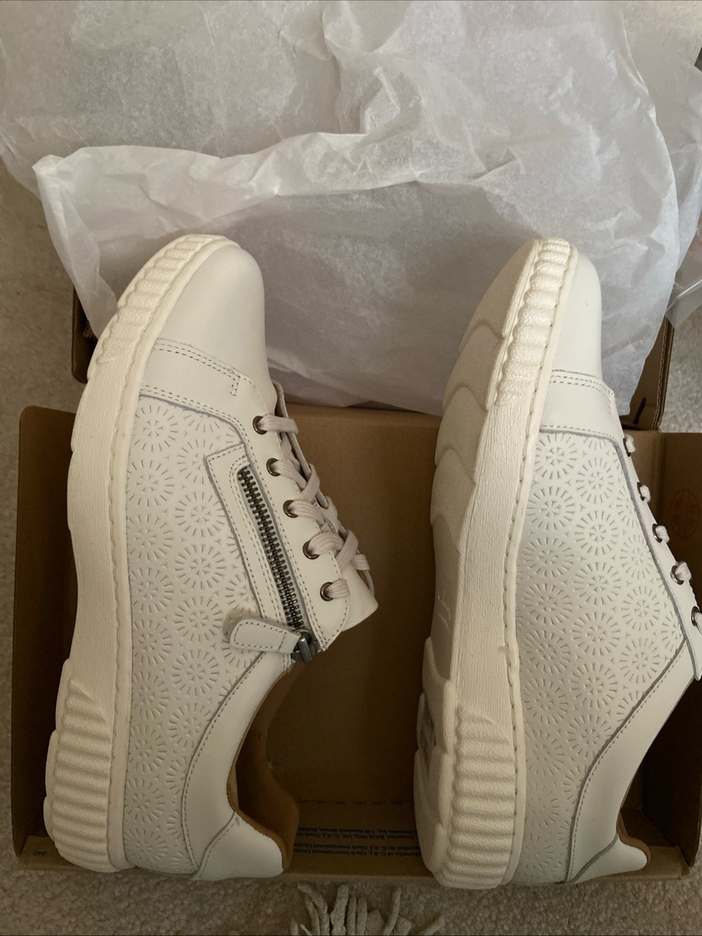Clarks - Caroline Rio - Embossed Leather Sneakers -Size 9